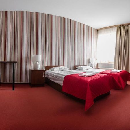 Hotel Piemont Pabianice Exterior photo
