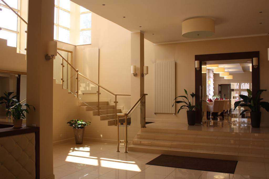Hotel Piemont Pabianice Exterior photo
