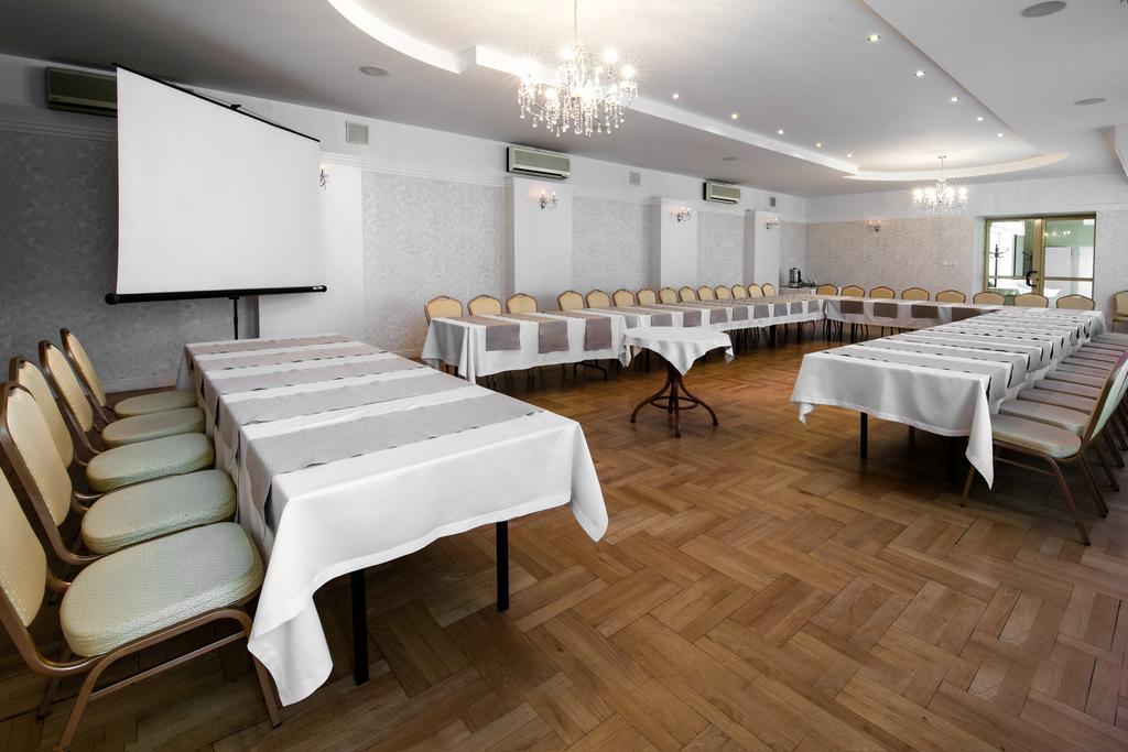 Hotel Piemont Pabianice Exterior photo