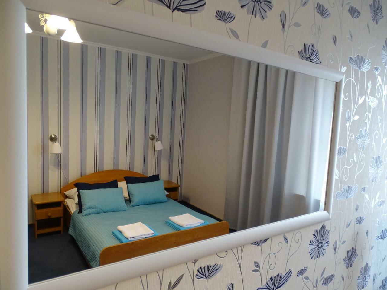 Hotel Piemont Pabianice Exterior photo